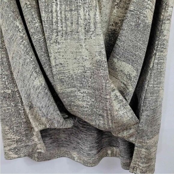 Akemi & Kin metallic top - Picture 5 of 9